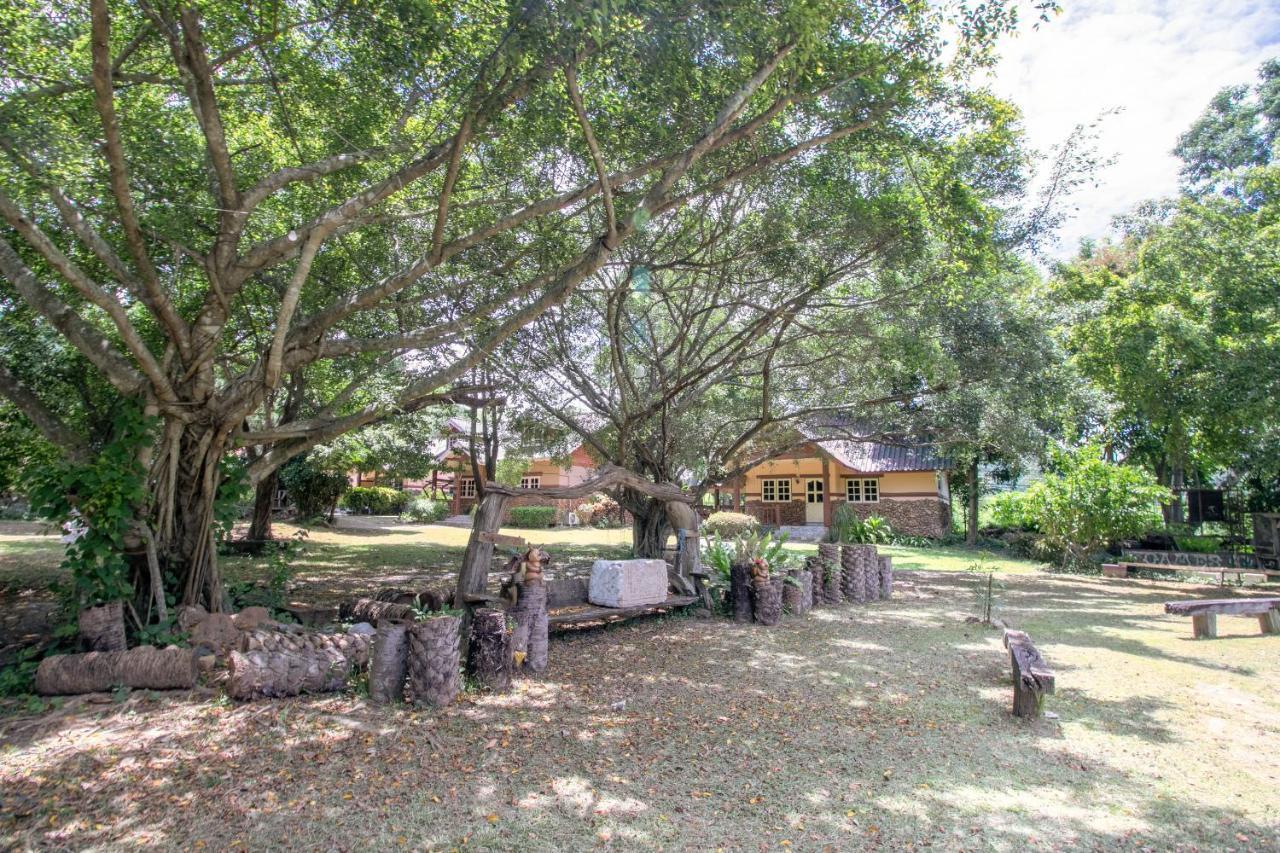 Capital O 1110 Khaoyai Cowboy City Resort Mu Si Exteriör bild